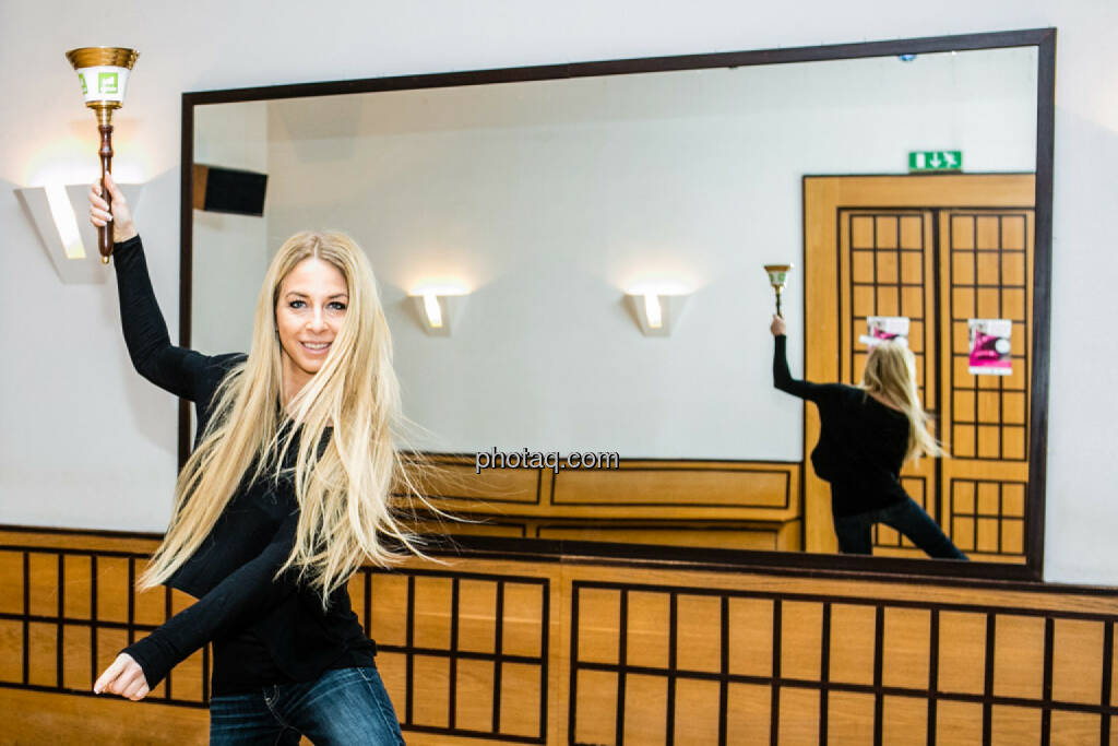 Tadah Yvonne Rueff, Tanzschule Rueff, Dancer against Cancer, http://www.openingbell.eu, © Martina Draper/photaq (24.02.2016)