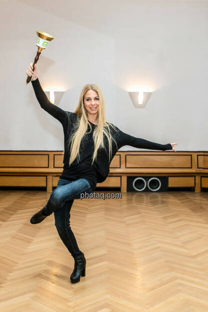 Yes Yvonne Rueff, Tanzschule Rueff, Dancer against Cancer http://www.openingbell.eu, © Martina Draper/photaq (24.02.2016) 