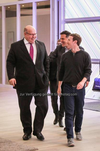 Peter Altmaier (Bundesminister für besondere Aufgaben und Chef des Bundeskanzleramtes), Mark Zuckerberg (Facebook CEO) : Künstliche Intelligenz - Facebook fördert deutsche Forschung : Fotocredit: obs/Facebook, © Aussender (25.02.2016) 