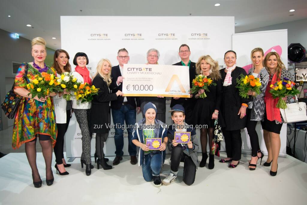 Citygate Shopping feiert seinen 1. Geburtstag : Die Prominenten-Modenschau mit Uschi Fellner, Jeannine Schiller und anderen, die als Models Fashion-Highlights präsentierten, war ein Riesenerfolg : Fotocredit: EKZ Citygate GmbH & Co. KG/APA-Fotoservice/Hörmandinger, © Aussender (26.02.2016) 