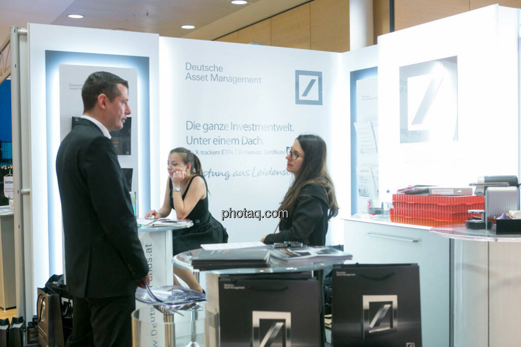 Deutsche Asset Management am Fonds Kongress, © Martina Draper/photaq (03.03.2016)