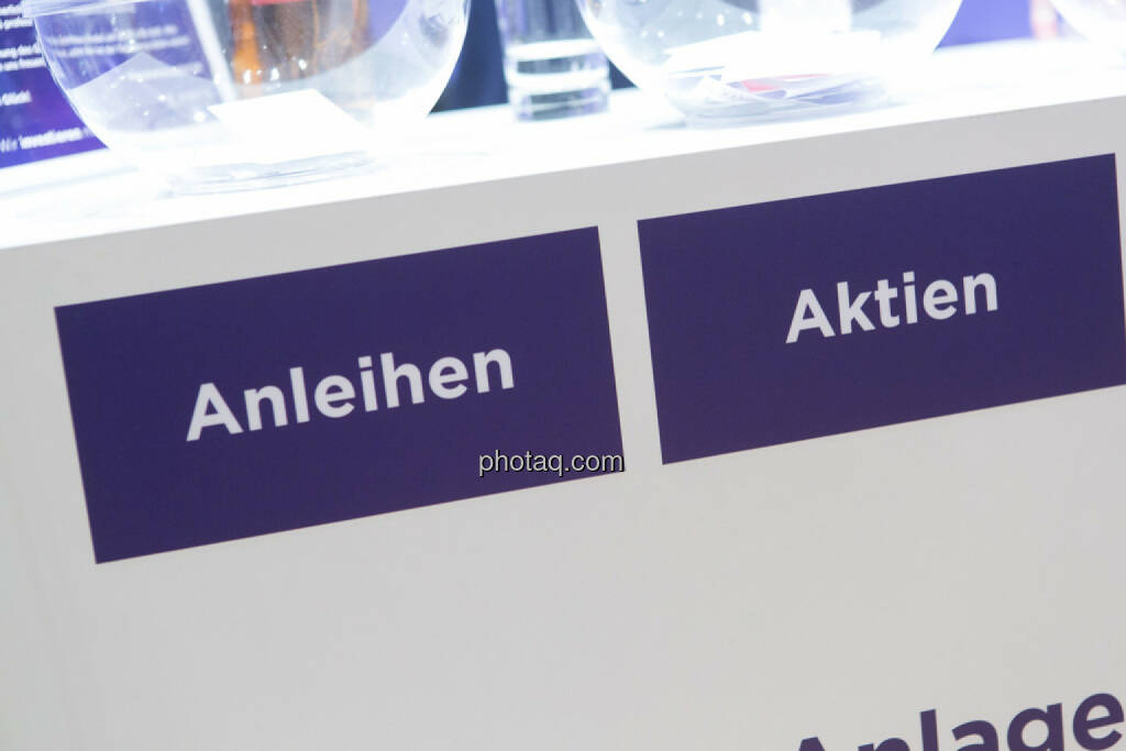 Anleihen, Aktien, © Martina Draper/photaq (03.03.2016) 