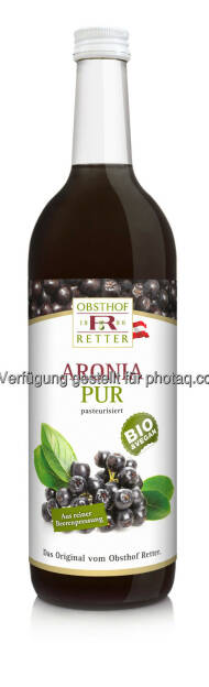 Bio Aronia pur : Die Aronia-Beere wird in Osteuropa seit langem als Heilmittel geschätzt, denn sie verfügt über außergewöhnliches Schutzpotential gegenüber freien Radikalen : Nach dem Grantapfel bringt der Obsthof Retter nun die nächste Superfrucht in die Flasche : Fotocredit: Obsthof Retter, © Aussender (08.03.2016) 