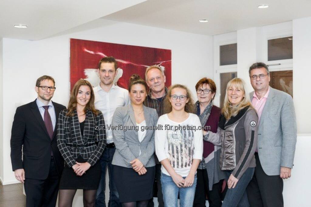 Christian Öhner, Sofya Usmanova, Thomas Kügerl, Stephanie Zupancic, Gottfried Müllner, Janina Falk, Heidemarie Thomann, Christa Wiegert, Andreas Wiegert : Sportpatenschaft : oehner petsche pollak berät Behindertensport-Initiative Social Friends und Nachwuchsschwimmerin Janina Falk : Fotocredit: ©Daniel Auer, © Aussendung (08.03.2016) 