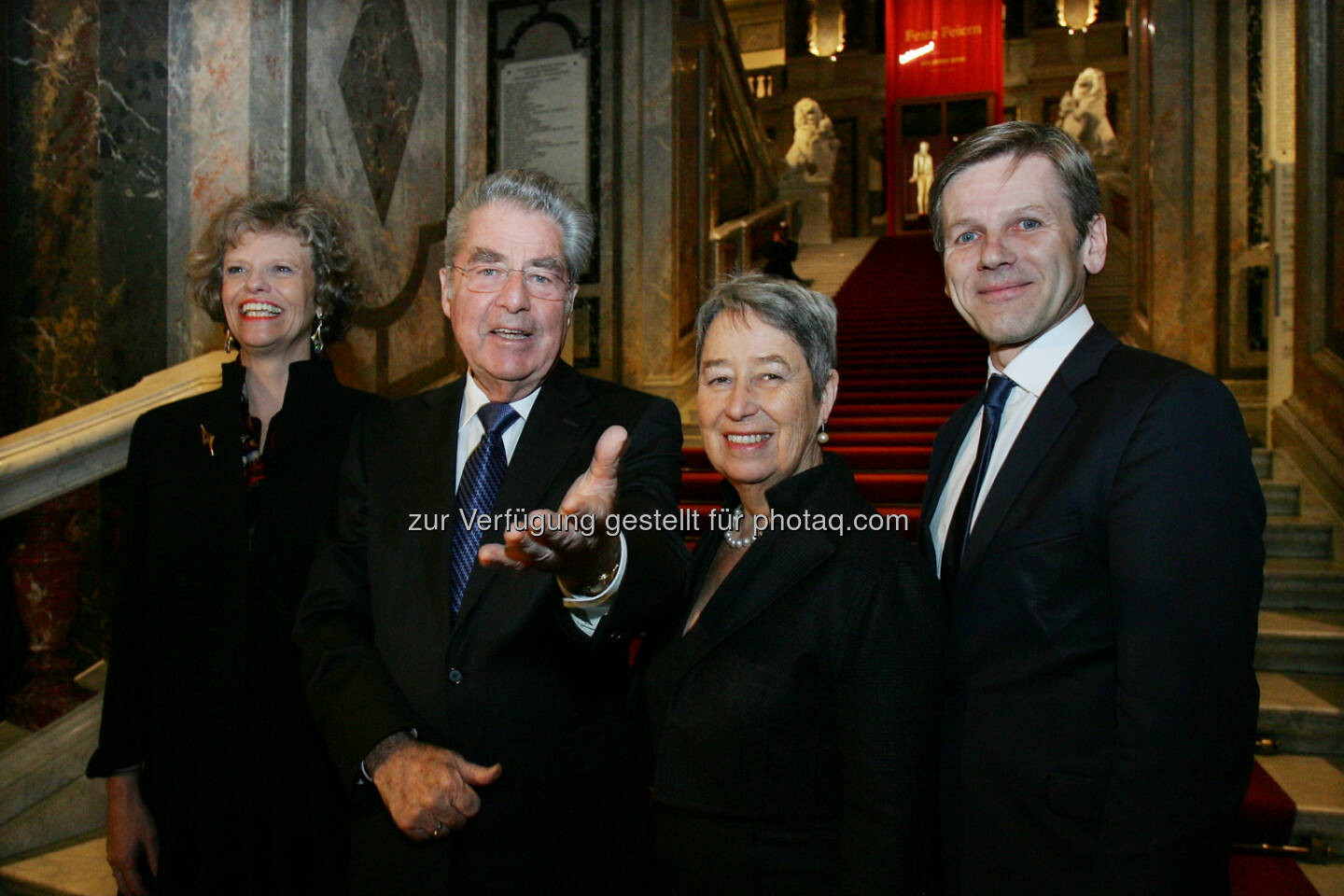 Sabine Haag (Generaldirektorin), Heinz Fischer (Bundespräsident), Margit Fischer, Josef Ostermayer (Bundesminister) : Das Kunsthistorische Museum feiert Feste und 125 Jahre : Eröffnung der Jubiläumsausstellung „Feste Feiern“ durch Bundesminister Josef Ostermayer in Anwesenheit von Bundespräsident Heinz Fischer : Fotocredit: Kunsthistorisches Museum Wien/APA-Fotoservice/Hautzinger