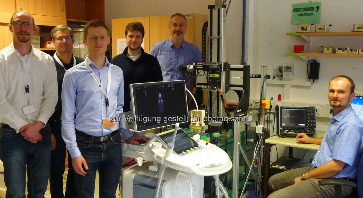 Team des Instituts für Signalverarbeitung : GE Healthcare, ein führender Anbieter für Ultraschallgeräte, hat es sich in Kooperation mit dem Institut für Signalverarbeitung (ISP) der Johannes Kepler Universität Linz zum Ziel gesetzt, die Messtechnik für Ultraschallsignale deutlich zu verbessern : Fotocredit: GE Healthcare