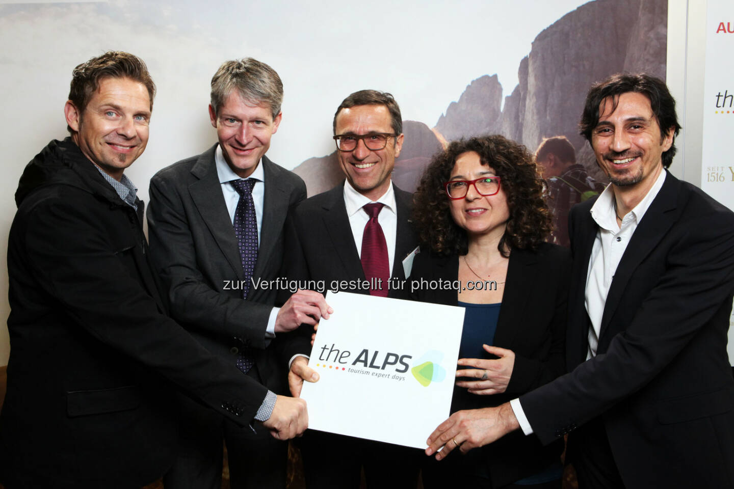 Harry John (BE! Tourism), Marcel Perren (Luzern Tourismus), Josef Margreiter (Tirol Werbung), Mirta Valentini (Trentino Marketing), Marco Pappalardo (IDM Südtirol - Alto Adige) : theALPS 2016 : Die Zukunft des alpinen Winterurlaubs : Auf der ITB 2016 präsentierten Vertreter der AlpNet-Partnerregionen Details zum Programm von theALPS 2016 : Fotocredit: AlpNet