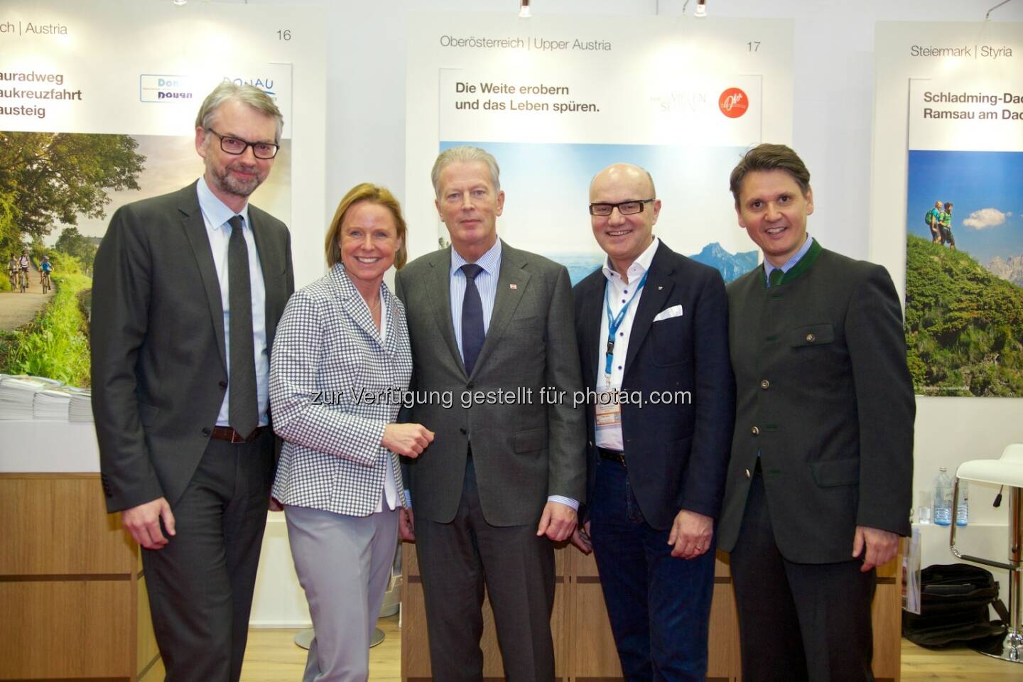 Michael Strugl, Petra Stolba (GF Österreich Werbung), Reinhold Mitterlehner (Wirtschaftsminister), Robert Seeber und Mag. Andreas Winkelhofer (GF Oberösterreich Tourismus) : Oberösterreichs Touristiker präsentieren das Urlaubs- und Freizeitangebot auf der ITB Berlin : Fotocredit: Oberösterreich Tourismus/Herbst