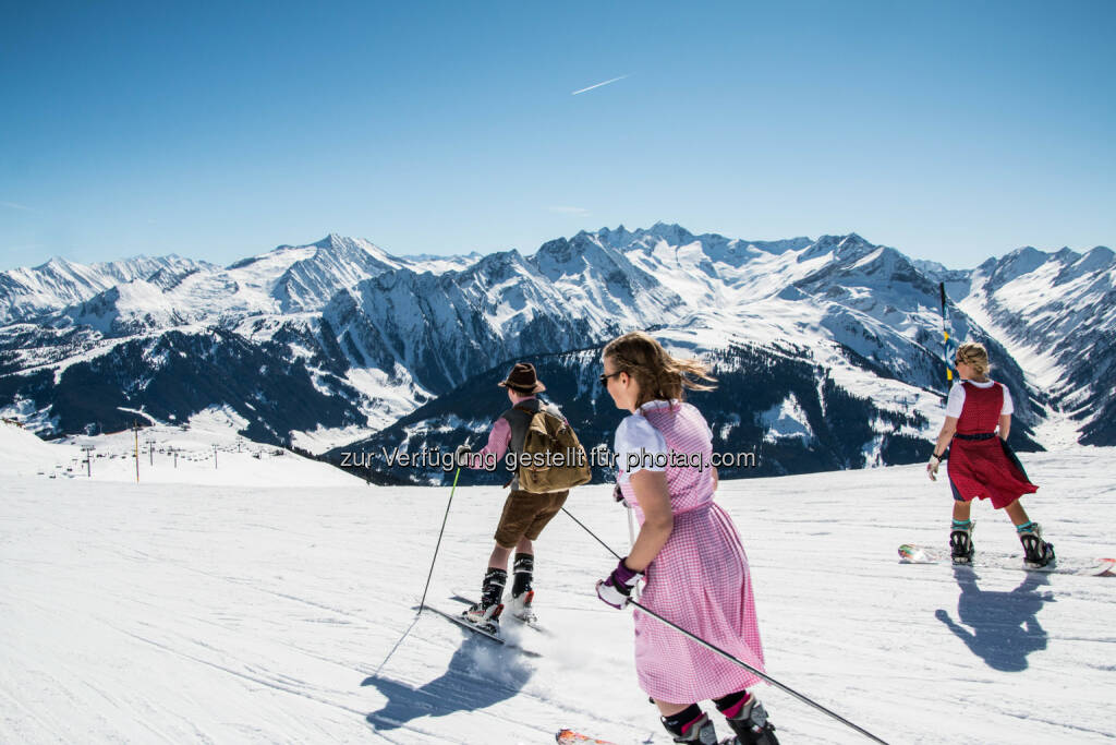 Lederhosen Wedelfinale in der Zillertal Arena : Kostenloser Frühlingsskilauf, Lederhosen und Sonnenschein : Die Zillertal Arena - das größte Skigebiet des Zillertals - lädt zum Saisonfinale, 9.- 10. April : Fotocredit: Zillertal Arena, © Aussender (16.03.2016) 