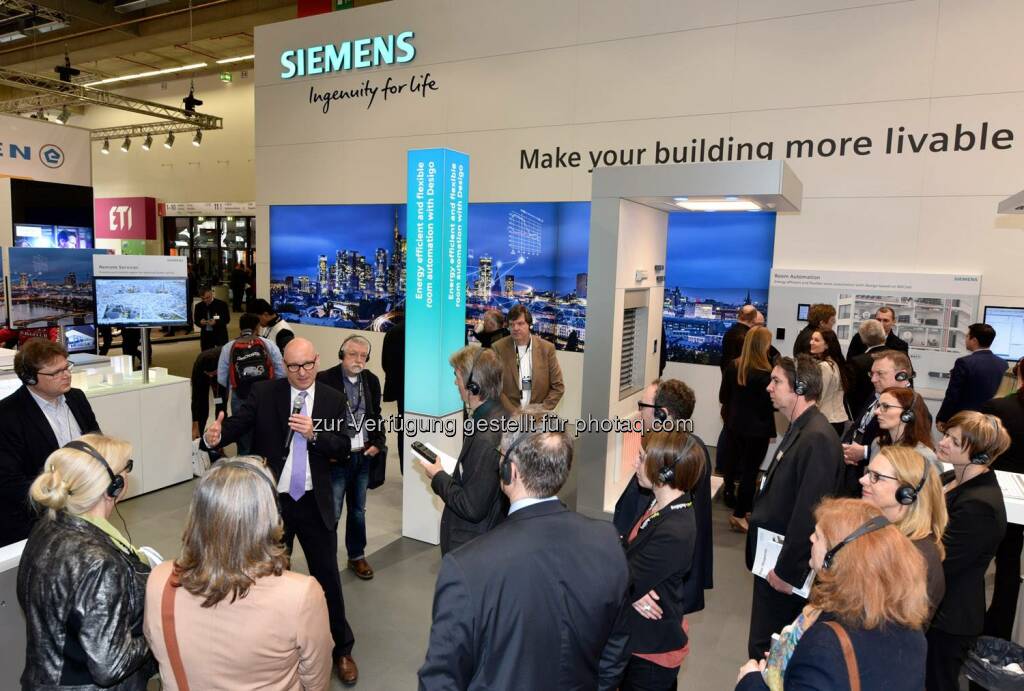 Siemens Over 40 journalists visited our press day at Light + Building 2016, learning more about Siemens’ solutions for intelligent and efficient buildings. Thank you! http://sie.ag/22j2RTY  Source: http://facebook.com/Siemens (16.03.2016) 