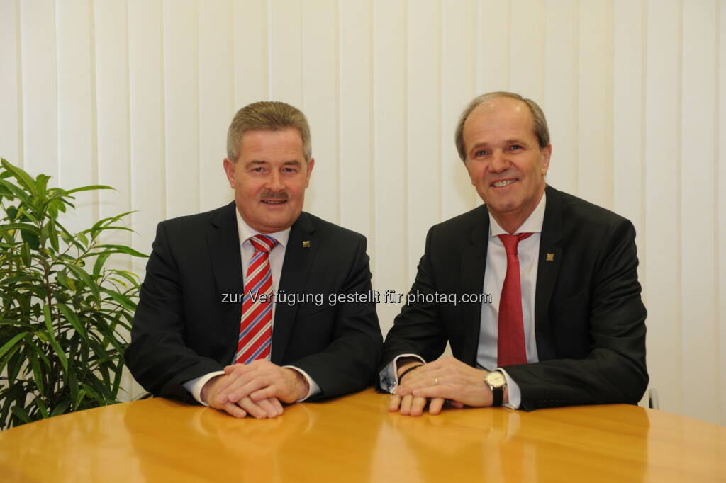 Franz Klein und Johann Bock (Geschäftsführer) : Eigentümerwechsel in der Becom : Der neue Alleineigentümer ist nun die BK Industriebeteiligungs- und Consulting GmbH : Fotocredit: Becom Electronics/Mandl, © Aussendung (16.03.2016) 