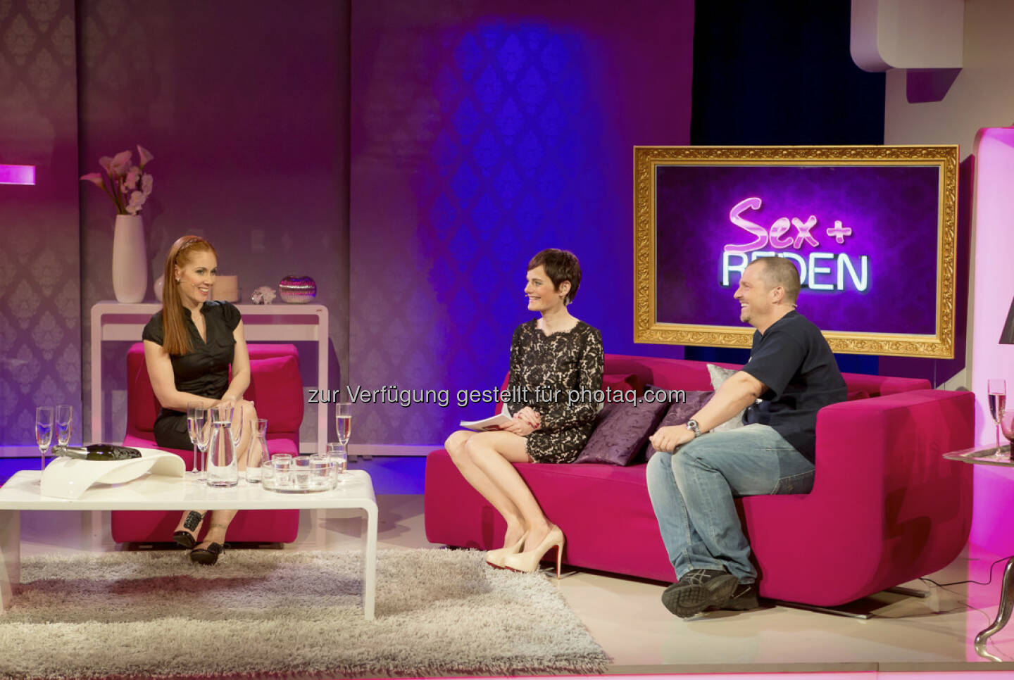 Nina Blum mit Adriana Zartl und Manfred Baumann beim Sex-Talk im Puls 4 Center (c) Mikes / Puls 4