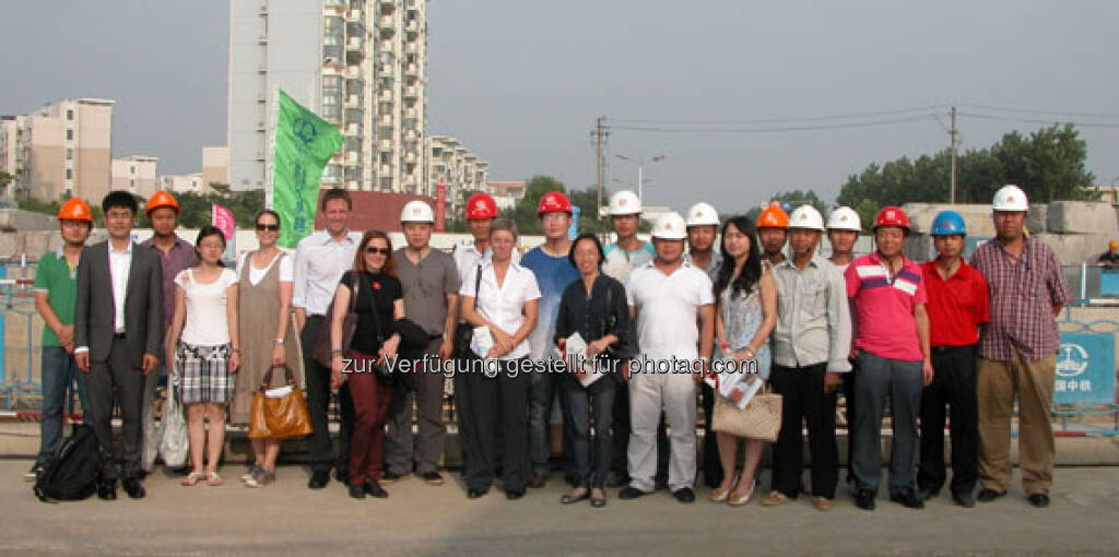 China, Energie http://www.verbund.com/bg/de/blog/2013/04/05/smart-city-energiereserve-stadt - das AIT-Team besichtigt die U-Bahn-Baustelle in Nanchang. Der Ausbau öffentlicher Verkehrsnetze spielt beim Smart City-Konzept eine entscheidende Rolle., © Verbund (09.04.2013) 