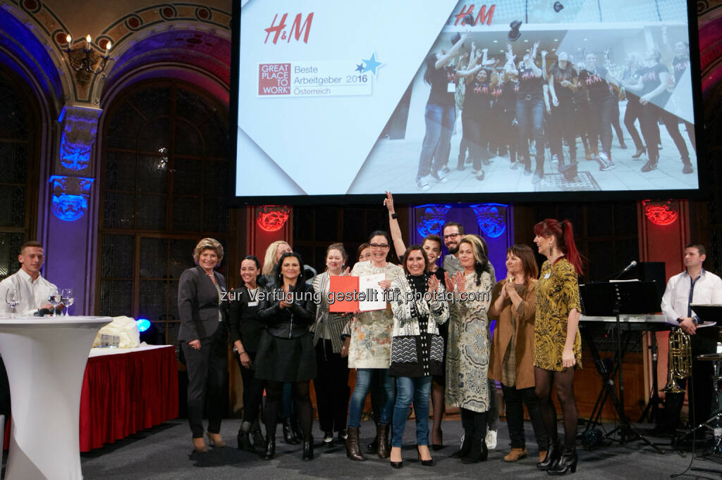 Modeunternehmen H&M Österreich : Von Great Place To Work® zum zweiten Mal in Folge als „Beste Arbeitgeber ausgezeichnet : Fotocredit: Great Place to Work/Nuderscher, © Aussendung (18.03.2016) 