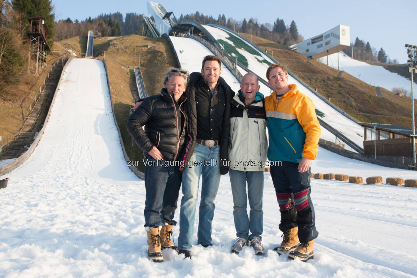 Dexter Fletcher (Regisseur), Hugh Jackman, Eddie The Eagle Edwards, Taron Egerton : Eddie The Eagle Edwards kommt zum Kinostart von „Eddie the Eagle – alles ist möglich“ für Meet & Greets mit seinen Fans nach Österreich : Fotocredit: © 2016 Twentieth Century Fox