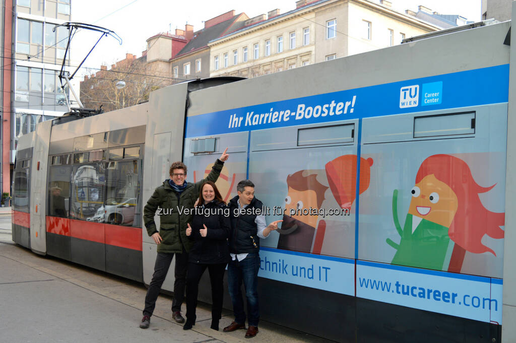 Andreas Schwaiger, Helene Czanba, Stefan Hörcsöky : TU Career Center : 10-Jahres-Jubiläum der TUday – der Jobmesse der TU Wien : „TUCC-Straßenbahn“ fährt durch Wien : Fotocredit: TU Career Center (24.03.2016) 