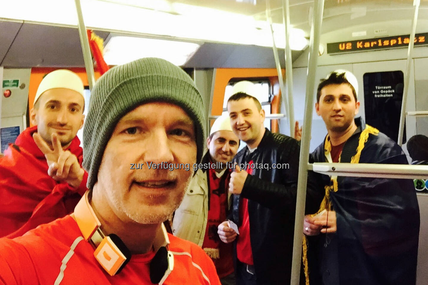 Mit Albanien Fans in der U Bahn