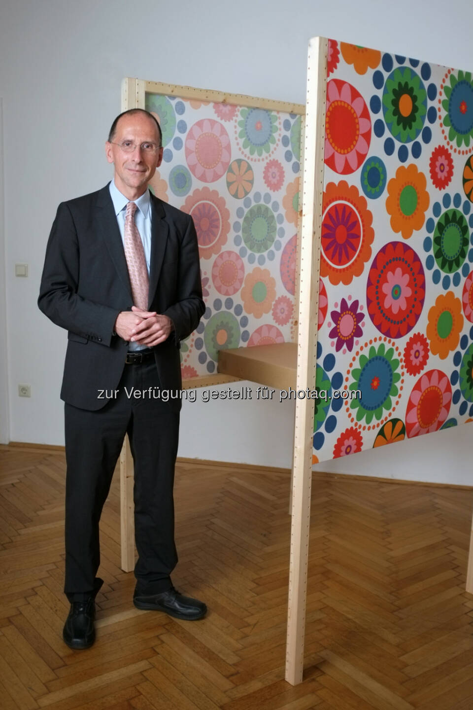 Peter Filzmaier, Politikwissenschafter : Bundespräsidentenwahl 2016 – Ikea ist offizieller Lieferant der Wahlkabinen : Das Wahlkabinen-Modell Valboks überzeugte die Vergabekommission des Innenministeriums : Fotocredit: Ikea