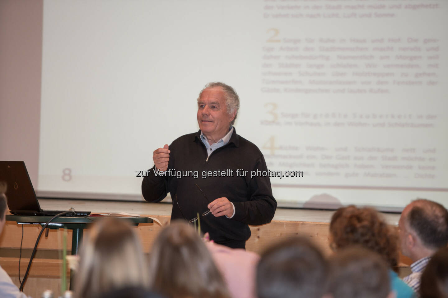 Manfred Kohl (Tourismusexperte) : Arbeitstreffen der Vermieterakademie Tirol : Besser wach am Gast als Computermarathon : Die digitale Perfektion darf die Aufmerksamkeit für den Gast nicht einschränken : Fotocredit: Andreas Kirschner, Serfaus-Fiss-Ladis