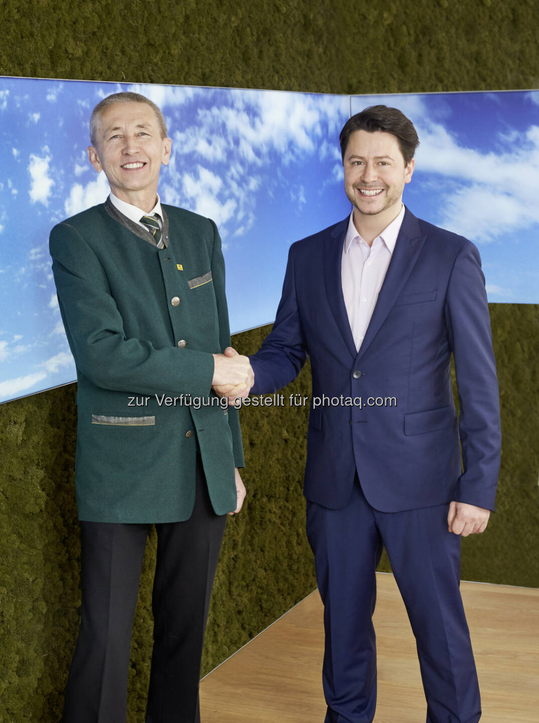 Erwin Stubenschrott (GF KWB), Rafael Walter (GF PDP Holding) : Peter Daniell Porsche Holding plant Beteiligung an Biomasse-Heizungshersteller KWB : Strategische Partnerschaft soll langfristig Unternehmenszukunft und Arbeitsplätze sichern : Fotocredit: PDP Holding/Hechenberger