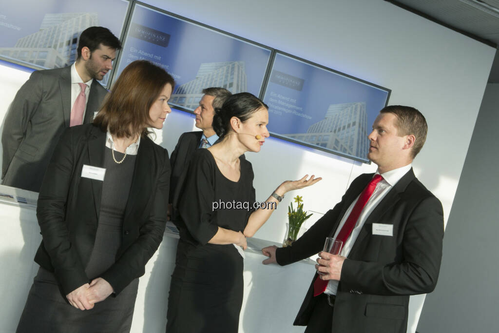 Simone Korbelius (Investor Relations Immofinanz), Bettina Schragl (Head of Corporate Communications Immofinanz), Stefan Schönauer (Head of Corporate Finance & Investor Relations), http://privatanleger.immofinanz.com , © Martina Draper für Immofinanz (10.04.2013) 