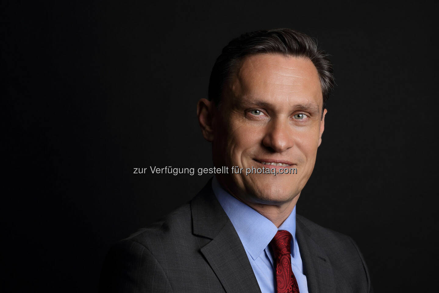 Eigentümer Walter Huemer übergibt Geschäftsführung der Huemer iT-Solution an Martin Katzer (C) Gerhard Svagera