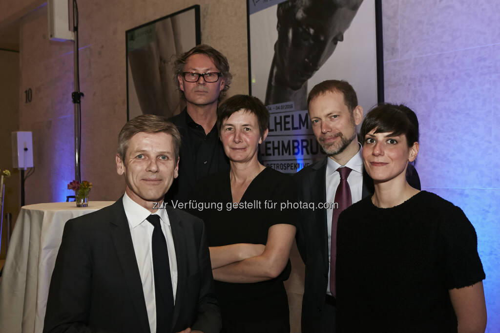 Josef Ostermayer, Hans-Peter Wipplinger (museologischer Direktor des Leopold Museum), Berlinde De Bruyckere (Künstlerin), David Maenaut (flämischer Repräsentant, Botschaftsrat und Vertreter der Flämischen Regierung), Stephanie Damianitsch (Kuratorin der De Bruyckere-Ausstellung) : Skulptur im Fokus : Leopold Museum zeigt Wilhelm Lehmbruck und Berlinde De Bruyckere : Leopold Museum-Direktor Hans-Peter Wipplinger präsentiert herausragende künstlerische Positionen der Klassischen Moderne und der Gegenwart :  Fotocredit: Leopold Museum-Privatstiftung/APA-Fotoservice/Roßboth, © Aussendung (08.04.2016) 