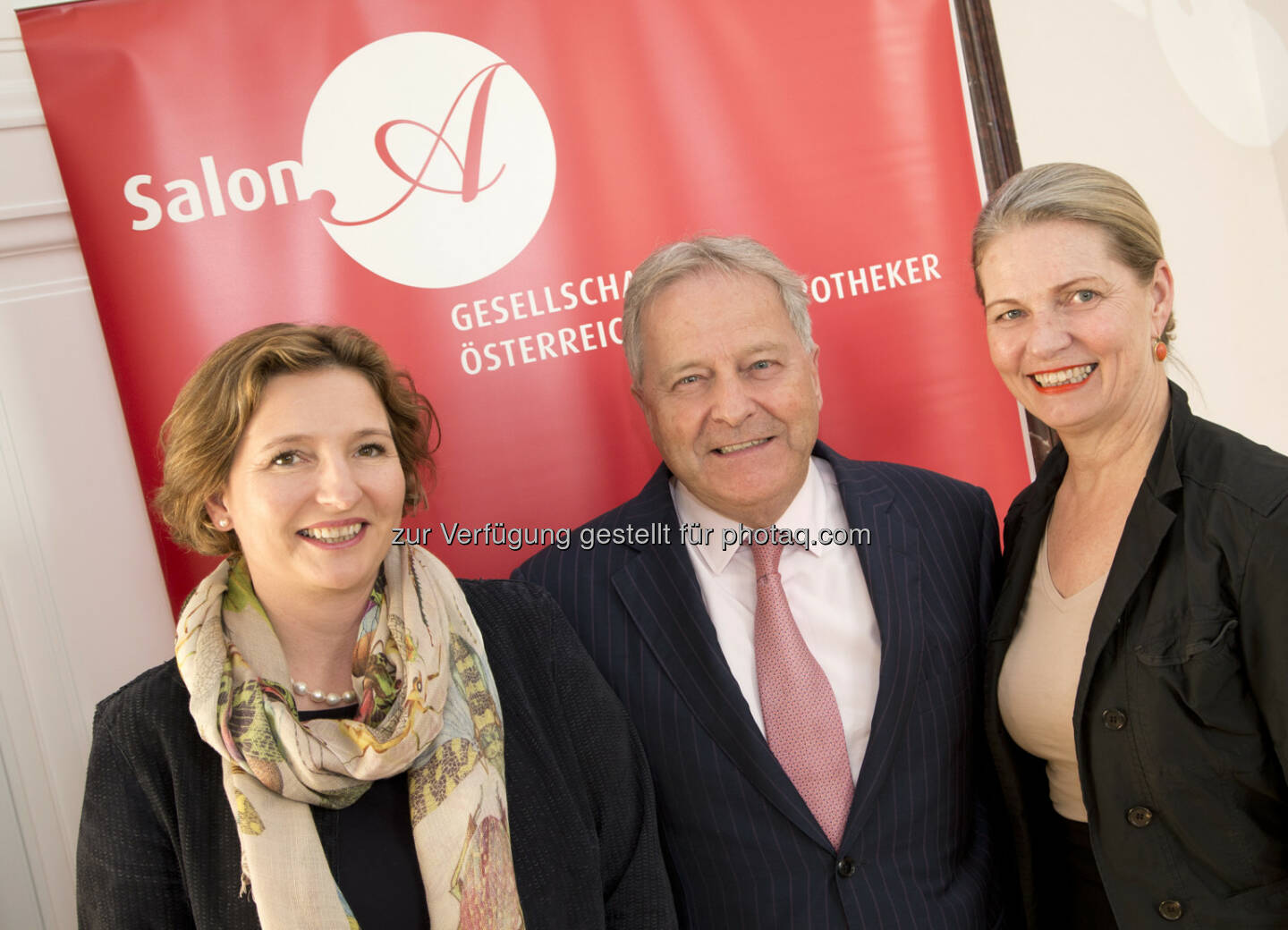 Corinna Prinz-Stremitzer (Salon A-Obfrau Stv.), Leo Windtner (ÖFB-Präsident und Energie AG Generaldirektor), Ulrike Mursch-Edlmayr (Salon A-Obfrau) : Salon A - Gesellschaft der österreichischen Apotheker mit Leo Windtner : Diskussion über heimisches Gesundheitswesen : Verpflichtung zu Dynamik und Produktivität : Fotocredit: Salon A/F. Matern