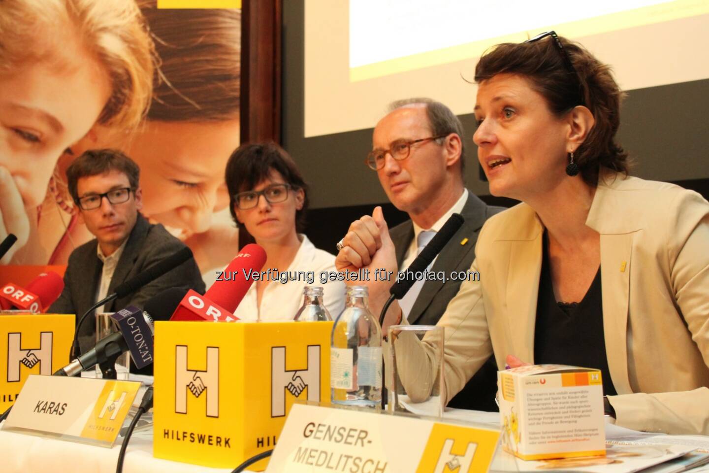 Thomas Mlinek, Christina Lachkovics-Budschedl, Othmar Karas, Martina Genser-Medlitsch : Hilfswerk fordert kostenlose, individualisierte Erziehungsunterstützung für Eltern : Präsident Othmar Karas: „Individuelle Beratung für Familien zum richtigen Zeitpunkt ist eine nachhaltige und leistbare Investition in die Lebenschancen unserer Kinder!“ : Fotocredit: Hilfswerk/Gunzer