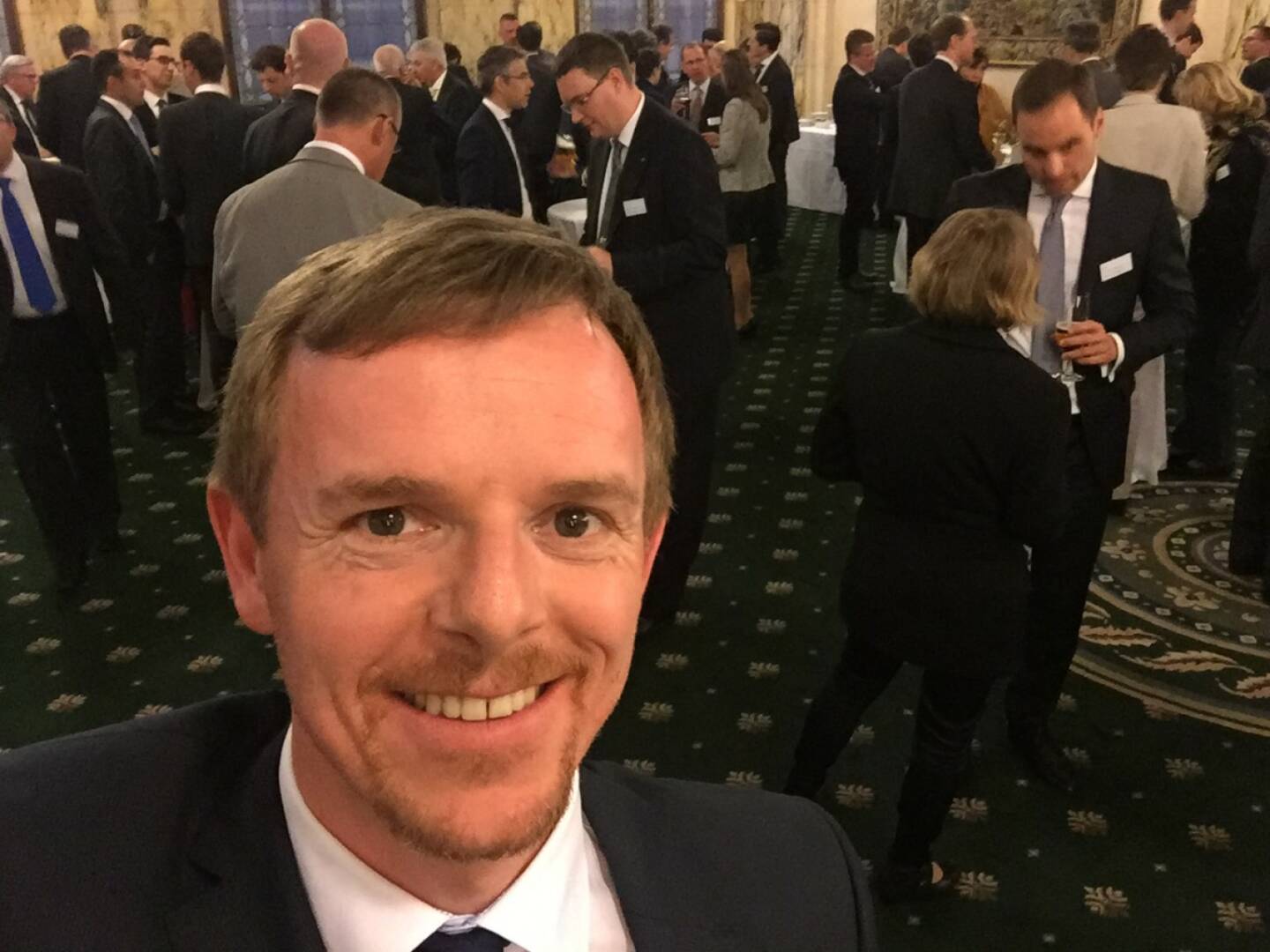 Christian-Hendrik Knappe Selfie, Deutsche Bank