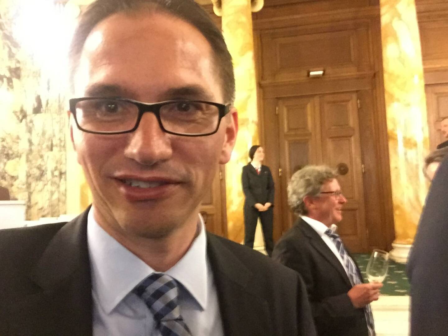 Alexander Irza Selfie, Erste Group