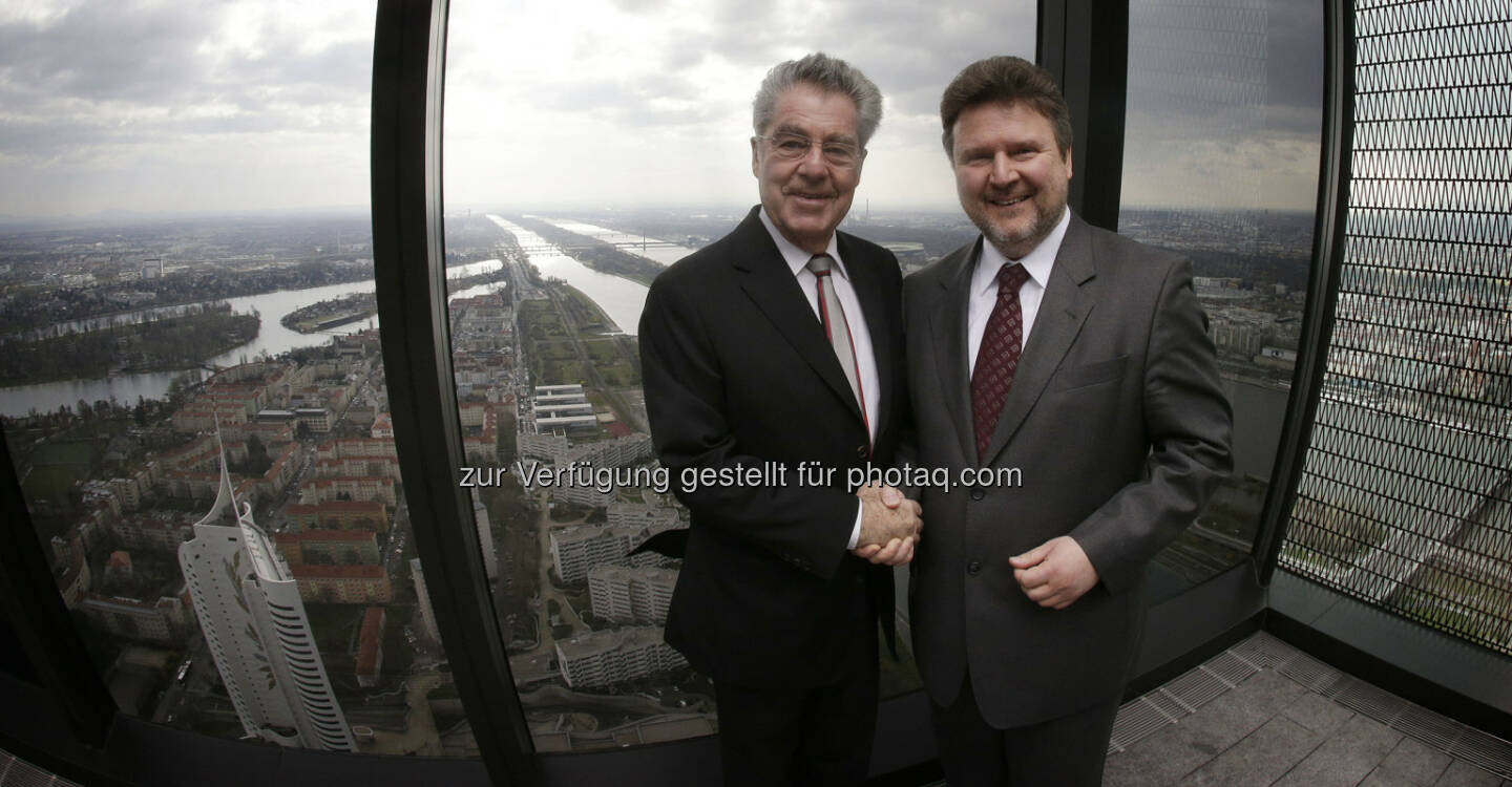 Heinz Fischer (Bundespräsident), Michael Ludwig (Stadtrat, VHS-Vorstandsvorsitzender) : Heinz Fischer wird Präsident der Volkshochschulen : Fotocredit: LEC7399: Peter Lechner/HBF