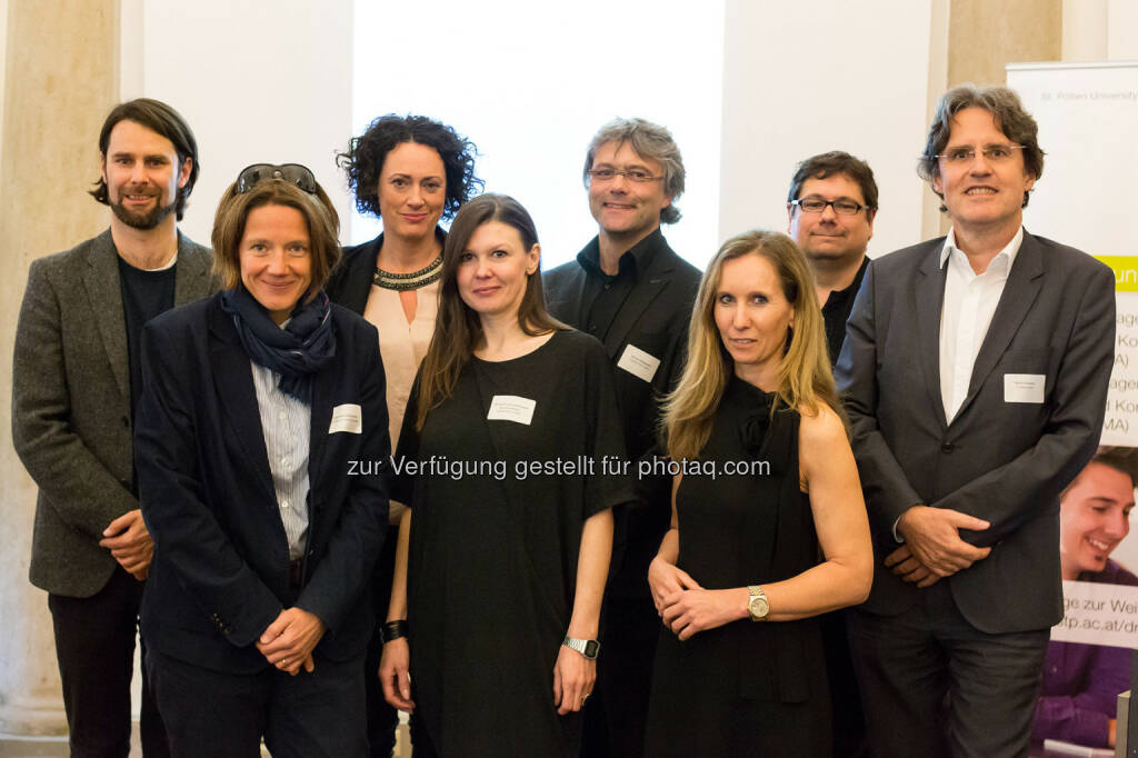 Tassilo Pellegrini, Gabrielle Wanzenried, Susanne Lederer-Pabst, Monika Kovarova-Simecek, Hannes Raffaseder (Prokurist und Leiter Forschung und Wissenstransfer, FH St. Pölten), Ute Greutter, Helmut Kammerzelt (Leiter Department Medien und Wirtschaft, FH St. Pölten), Martin Kwauka : Symposium Wirtschafts- und Finanzkommunikation beleuchtete Kommunikation in der Finanzwelt : Fotocredit: FH St. Pölten / Jakob Gramm, © Aussender (27.04.2016) 