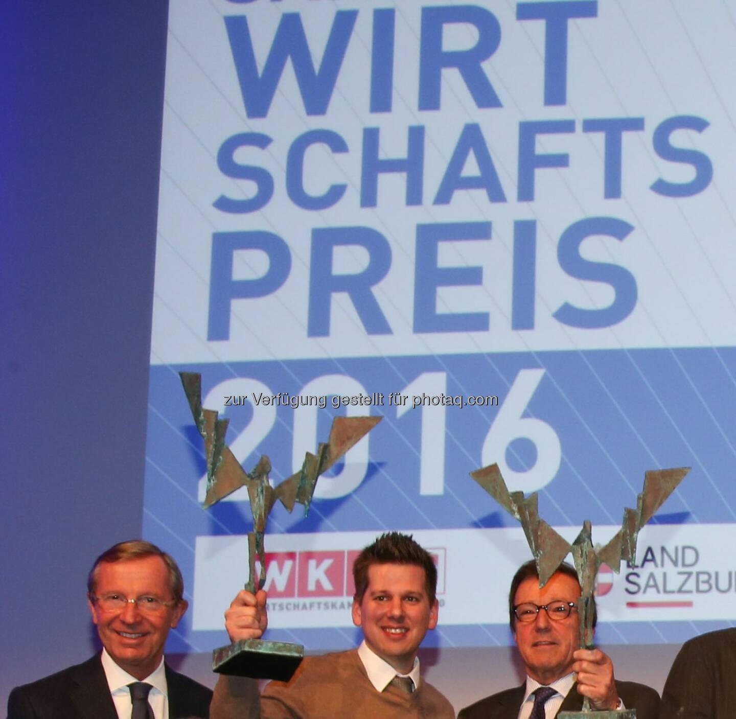 Wilfried Haslauer (LH Salzburg), Robert Egger (Gründer – Gewinner des Wirtschaftspreises 2016/Beste Unternehmungsgründung des Jahres), Rudolf Weinberger (Eisenwerk Sulzau-Werfen) : Gewinner Wirtschaftspreis 2016, Kategorie Unternehmensgründung: 1. Platz Egger PowAir Cleaning GmbH, Gründer/Geschäftsführer: Robert Egger : Fotocredit: Egger PowAir Cleaning GmbH 2016/Archiv