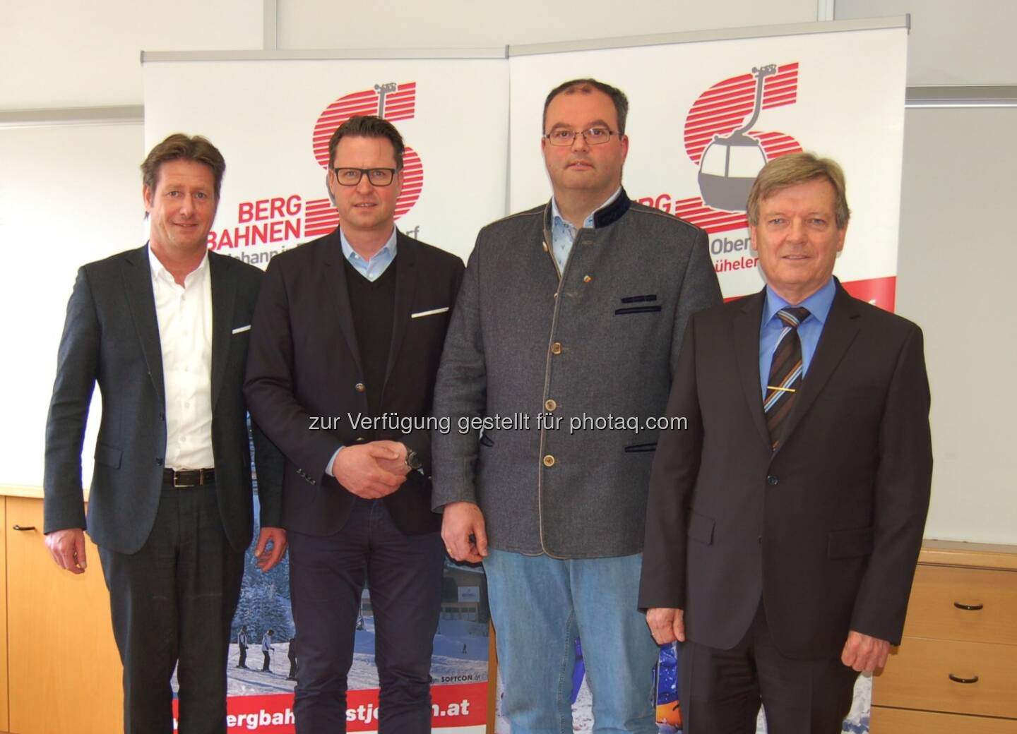 Stefan Seiwald (BGM), Mats Arjes (CEO SkiStar), Josef Grander (Tourismusobmann), Johann Schweigkofler (BGM) : SkiStar wird Mehrheitseigentümer der Bergbahnen St. Johann in Tirol : Fotocredit: Fischer