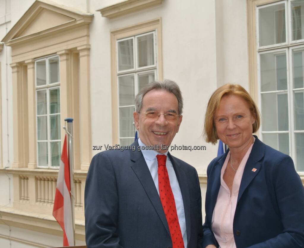 Christian Mutschlechner (Präsident des Austrian Convention Bureaus/ACB), Petra Stolba (GF Österreich Werbung/ÖW) : Tagungsbranche ist stetig wachsendes Geschäftssegment : Fotocredit: Austrian Convention Bureau/Schedlbauer-Zippusch, © Aussender (03.05.2016) 