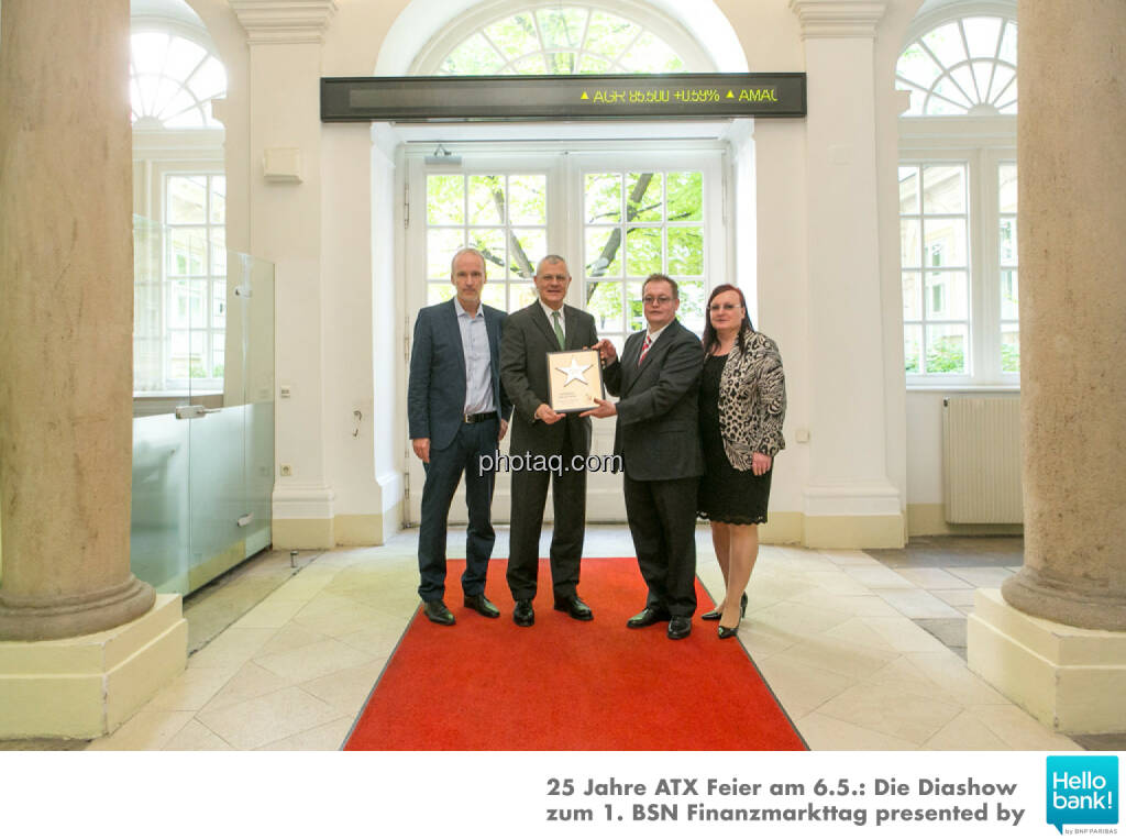 Michael Buhl wird in die Hall of Fame (Class of 2016) des Wiener Kapitalmarkts aufgenommen: Christian Drastil, Michael Buhl, Gregor Rosinger, Yvette Rosinger http://boerse-social.com/hall-of-fame, © Martina Draper/photaq (07.05.2016) 