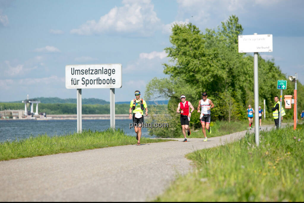 Wings for Life Worldrun KM 47, © Martina Draper/photaq (08.05.2016) 