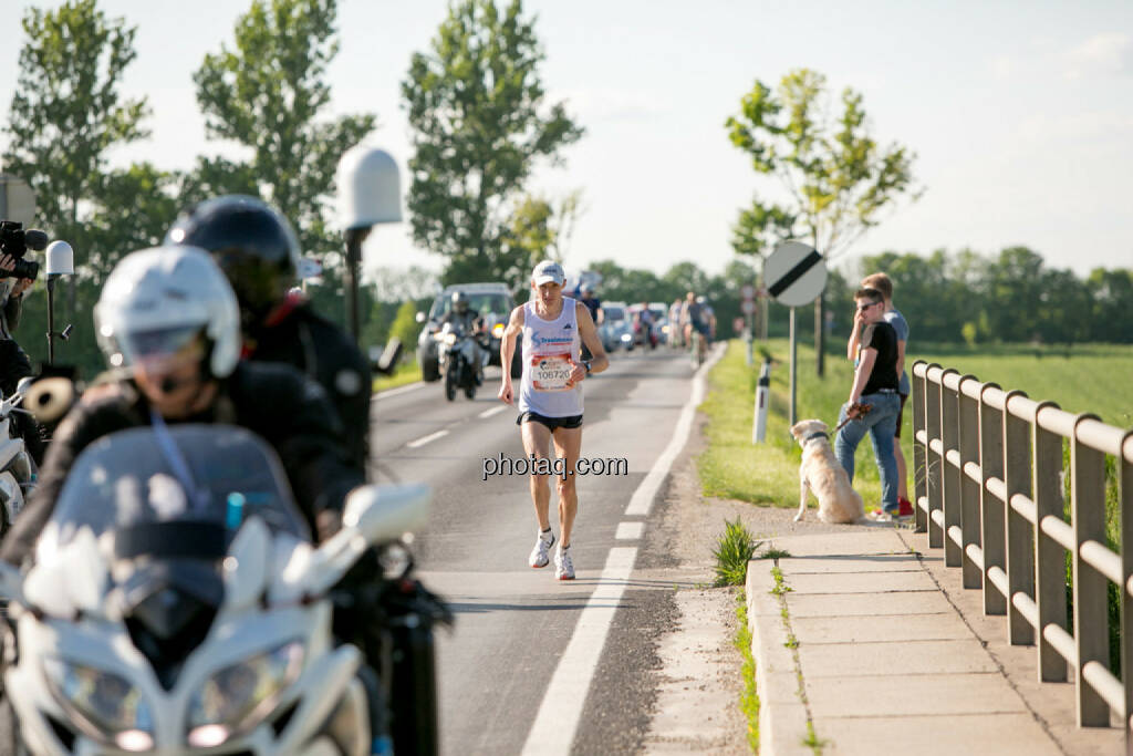 Evgenii Glyva, Sieger Österreich Wings for Life Worldrun 2016, © Martina Draper/photaq (08.05.2016) 