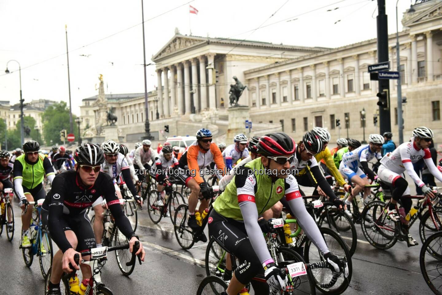 ARBÖ unterstützt Gran Fondo Giro d’Italia Vienna 2016 - Radfahrer, Parlament (Bild: ARBÖ)