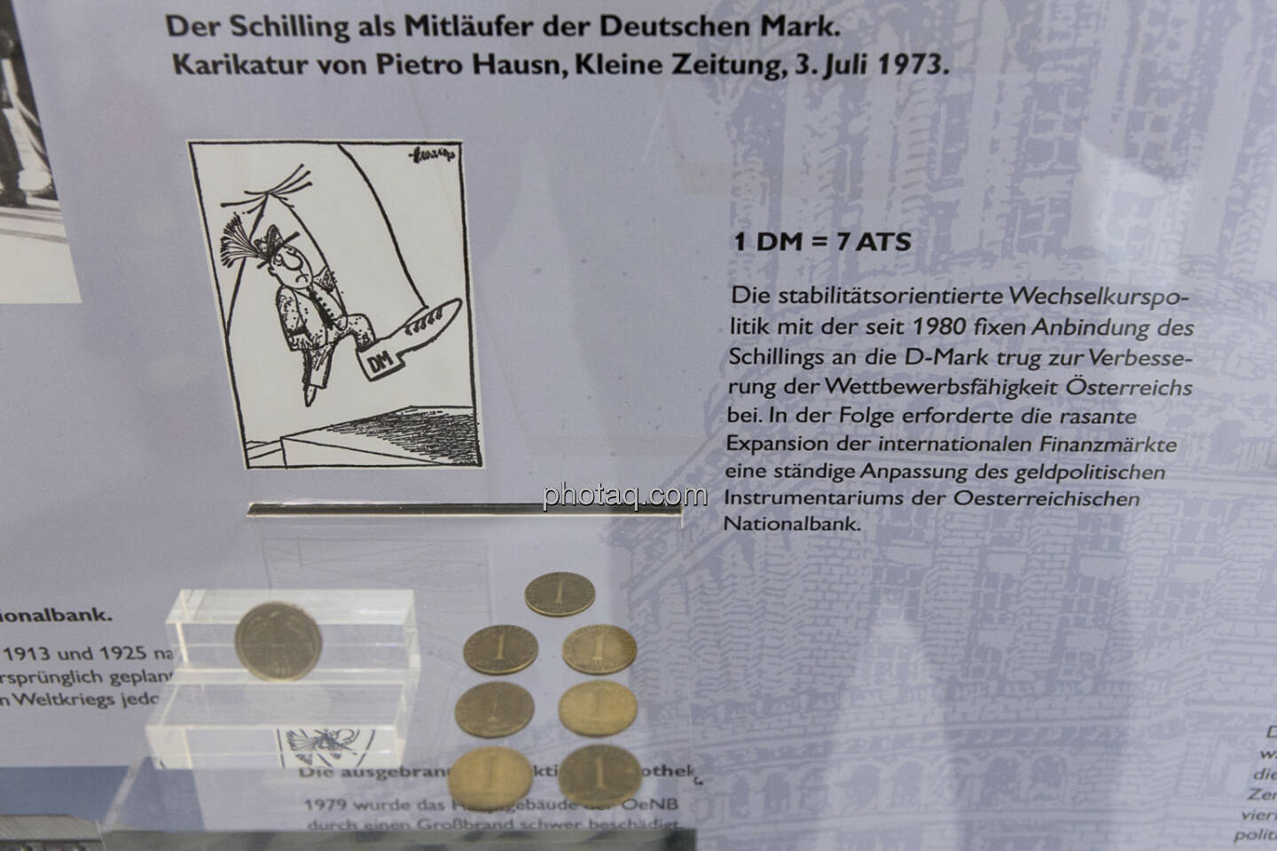 Eine Deutsche Mark Münze, 7 österreichische Schilling-Münzen