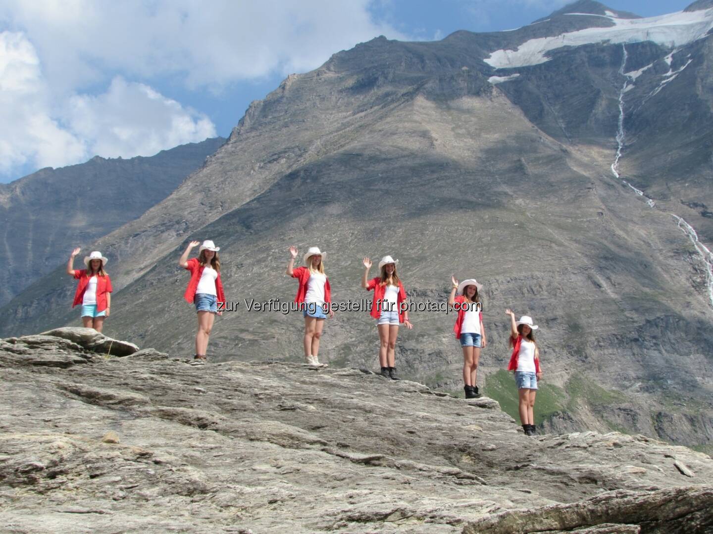 Cowgirls in Zell am See-Kaprun : Westernfeeling in alpiner Kulisse beim neuen Line Dance AlpFestival in Zell am See-Kaprun : Fotocredit: Verbund Tourismus