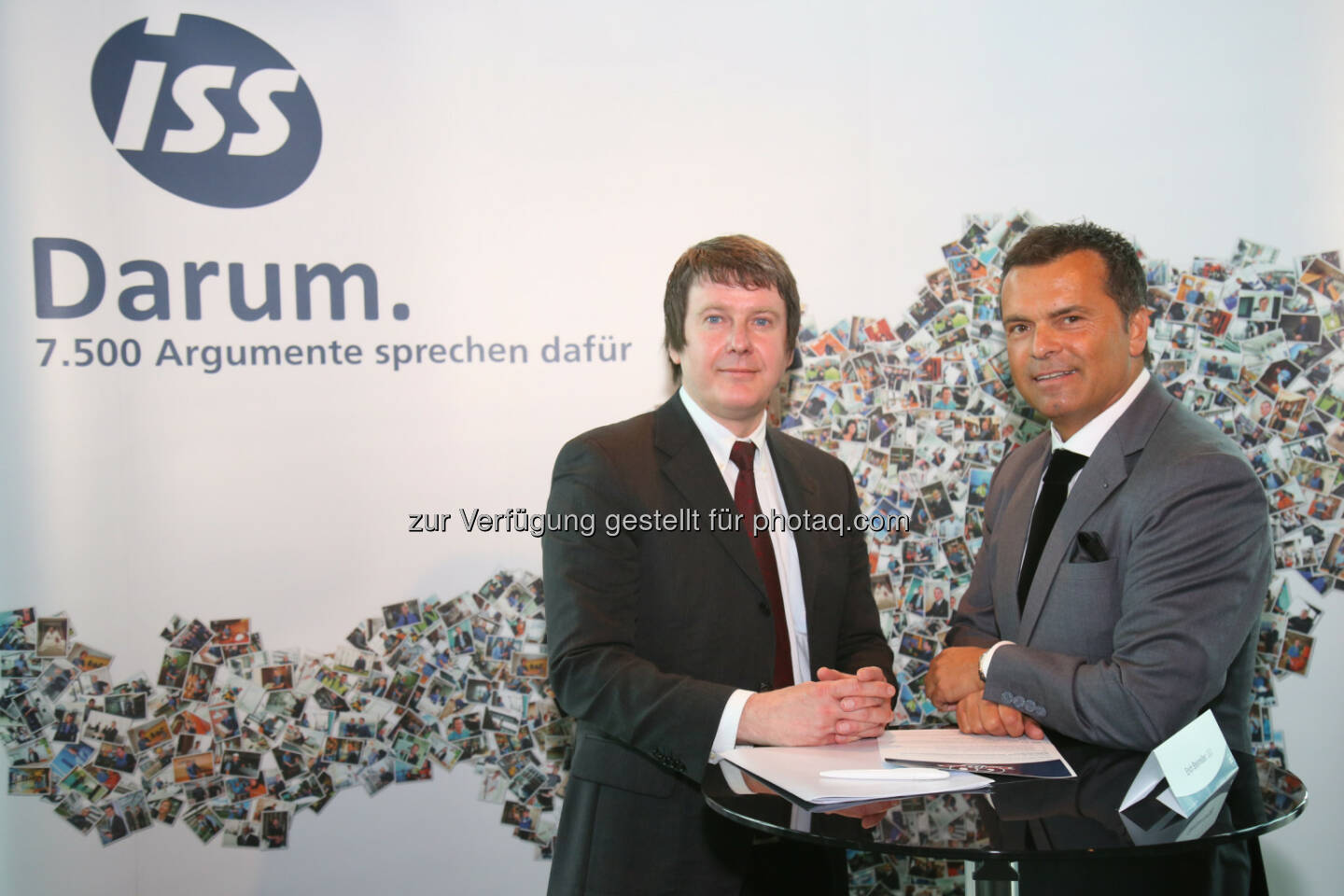 Edwin Schäffer (Österreichischer Integrationsfonds), Erich Steinreiber (Geschäftsführung ISS Österreich) : 60 Jahre ISS Facility Services in Österreich : Fotocredit: ISS/Schedl