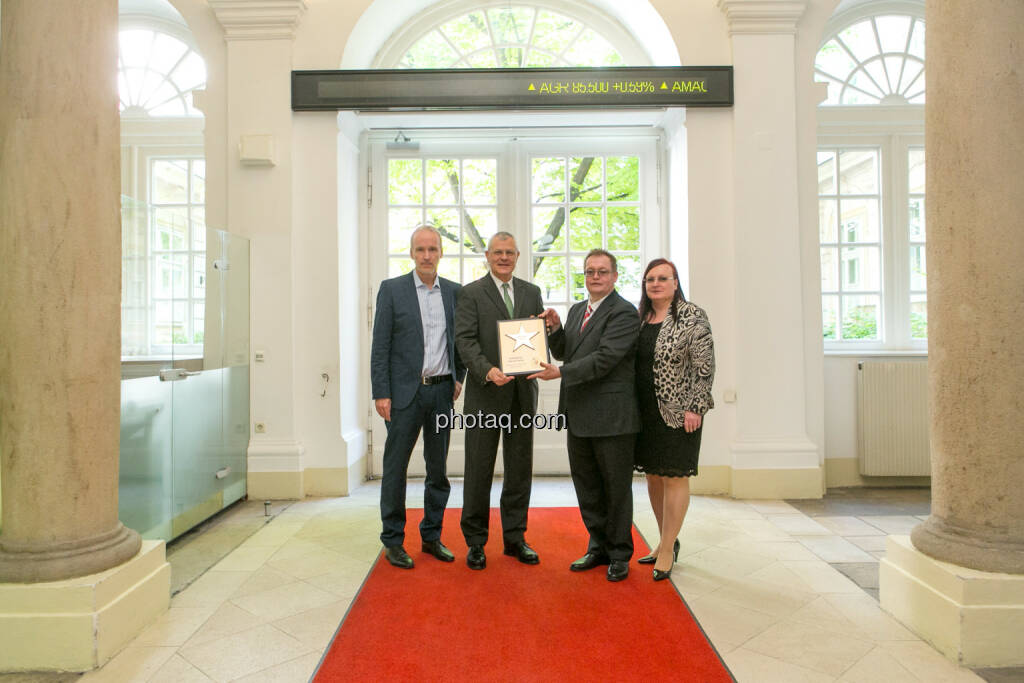 Christian Drastil (BSN), Michael Buhl (Wiener Börse), Gregor Rosinger (Rosinger Group),  Yvette Rosinger (Rosinger Group), © Martina Draper/photaq (24.05.2016) 