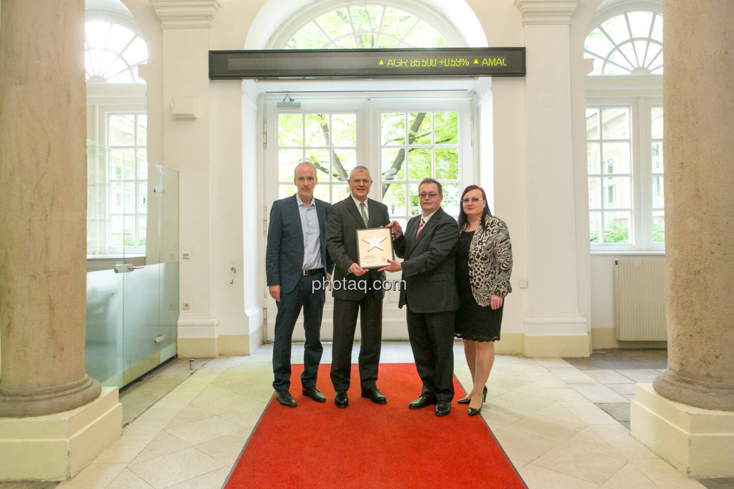 Christian Drastil (BSN), Michael Buhl (Wiener Börse), Gregor Rosinger (Rosinger Group), Yvette Rosinger (Rosinger Group)