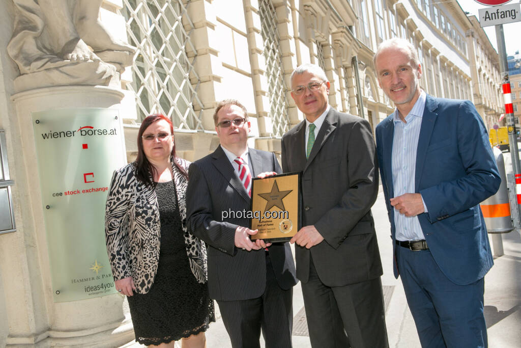  Yvette Rosinger (Rosinger Group), Gregor Rosinger (Rosinger Group), Michael Buhl (Wiener Börse), Christian Drastil (BSN), © Martina Draper/photaq (24.05.2016) 