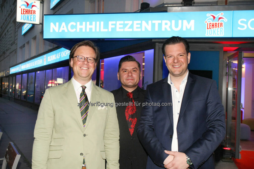 Hendrik Müller (ehem. Dozent Oxford University / wissenschaftlicher Beirat), Hermes (Moderation), Michael Kriegler (Geschäftsführer) : Eröffnung des ersten und innovativsten Lehrerjoker-Nachhilfezentrums in Wien : Fotocredit: DOMI Exclusiv GmbH/APA-Fotoservice/Hautzinger, © Aussendung (25.05.2016) 