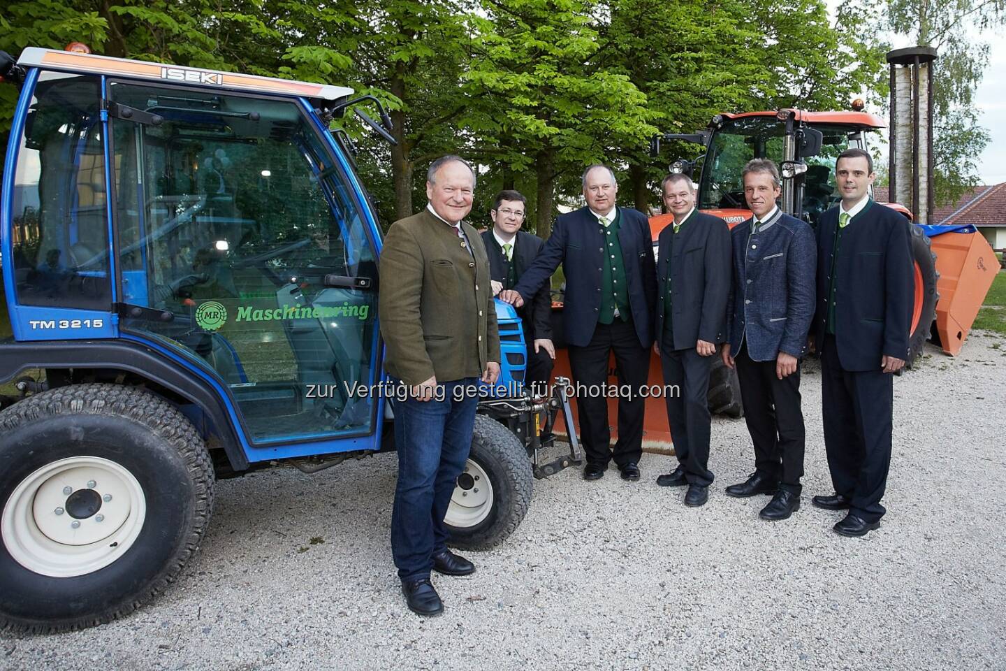 Hermann Schultes (Präsident Landwirtschaftskammer Österreich und NÖ), Markus Göstl (GF), Gerhard Ullisch (Obmann Stv.), Günter Sulz (Obmann), Johann Bösendorfer (Landesobmann - Maschinenring NÖ-Wien), Hannes Zehetner (Obmann Stv.) : Maschinenring Mittleres Weinviertel feierte 40 Jahrjubiläum : Fotocredit: Maschinenring Mittleres Weinviertel/APA-Fotoservice/Preiss