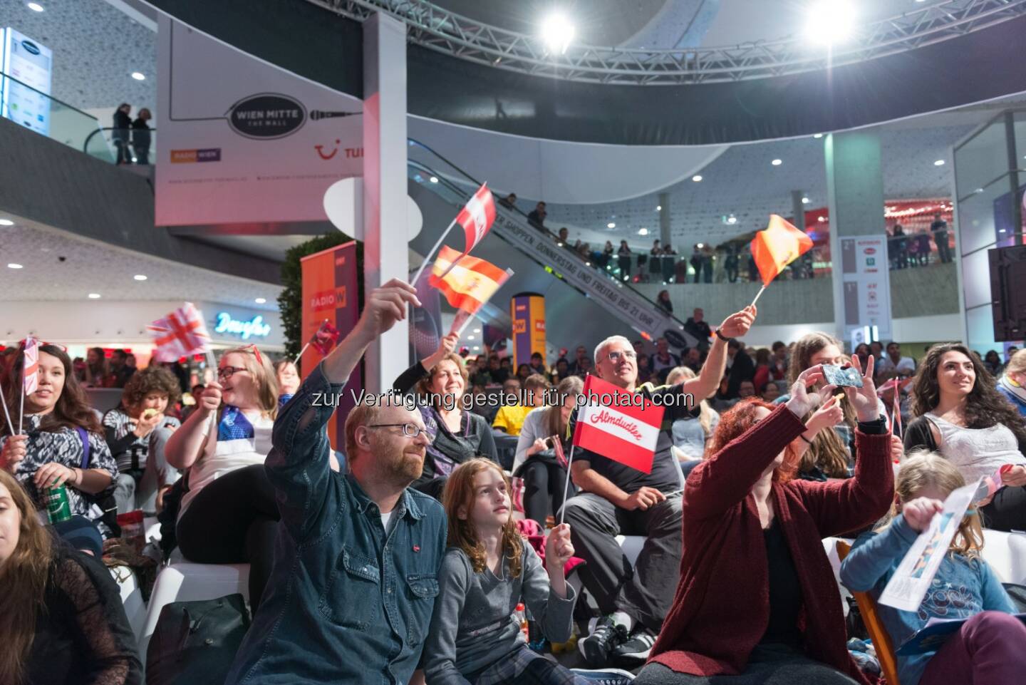 Public Viewing: Wien Mitte The Mall baut ein „Mini-Stadion“ zur Fußball-EM 2016 : Fotocredit: OpticalEngineers