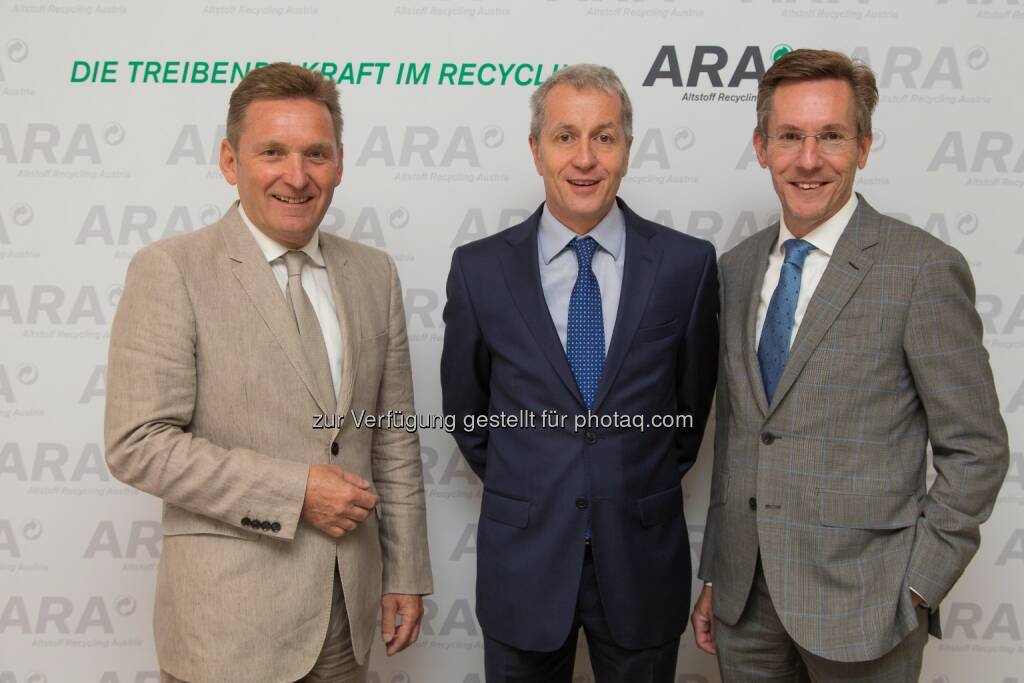 Werner Knausz (ARA Vorstand), Alfred Berger (Aufsichtsratsvorsitzender der ARA), Christoph Scharff (ARA Vorstand) : ARA: Sammelmengen bleiben konstant : Fotocredit: Altstoff Recycling Austria AG/APA-Fotoservice/Tanzer, © Aussender (07.06.2016) 